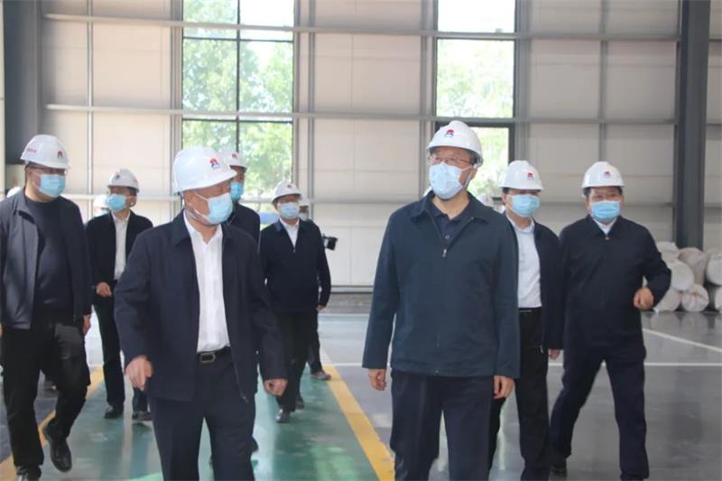 省人大常委會(huì)黨組副書(shū)記、副主任馬懿帶隊(duì)到義瑞新材調(diào)研指導(dǎo)